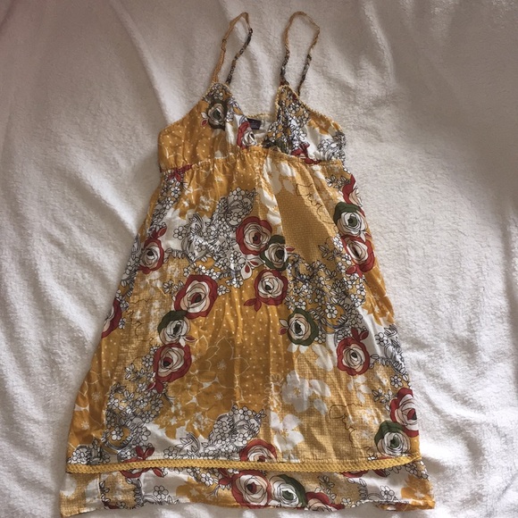 Chesley Dresses & Skirts - Golden boho floral mini dress